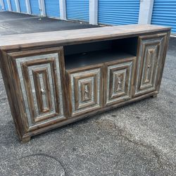 Delivery Available! Modern Rustic Wooden and Mirrored Living Room Entertainment TV Stand Console Table! Light cosmetic wear. 68x17.5x34in