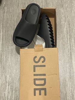 YEEZY SLIDE ONYX MEN 12 / WOMEN 13 “NEW”