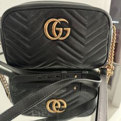 Gucci GG Marmont Shoulder Bag Matelasse Leather Small
