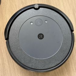 iRobot Roomba i3+ EVO (3550) Self-Emptying Robot Vacuum
