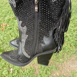 Western Boots For Women Size 38 Black ,rhinestones  And Tassles Mid Calf