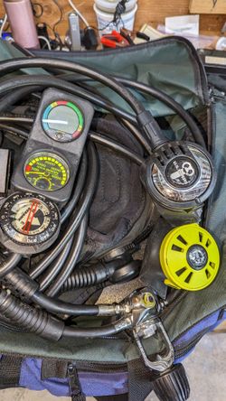 Dive Gear US Divers Regulator Octopus, Computer, compass, pressure gauge