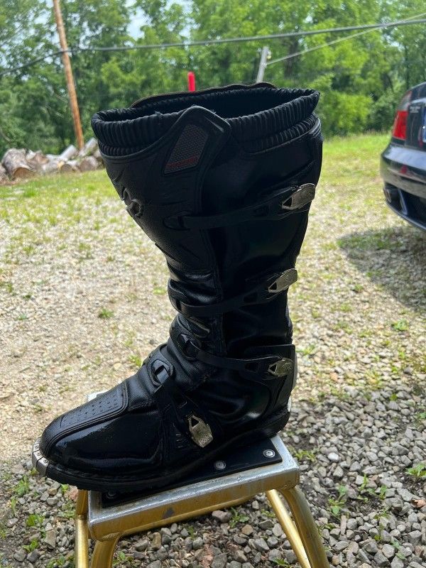 Fox Tracker Dirt Bike  Boots .