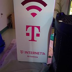 If You Have T-Mobile Or Metro By T-Mobile This Is A Home Internet Tower Works Perfectly Well Like New Just Switched Over To Spectrum. 