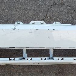 2010 2011 2012 FORD MUSTANG GT FRONT BUMPER COVER