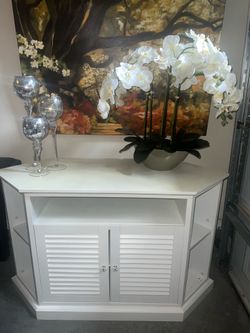 White cabinet/console