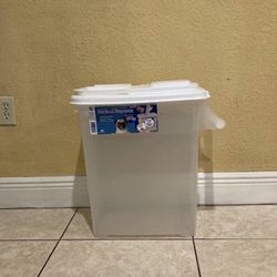 Pet Food Dispenser 32lb… 2 Way Lid Scoop Or Pour… 21” Height By 14” Wide…In Great Condition… $12