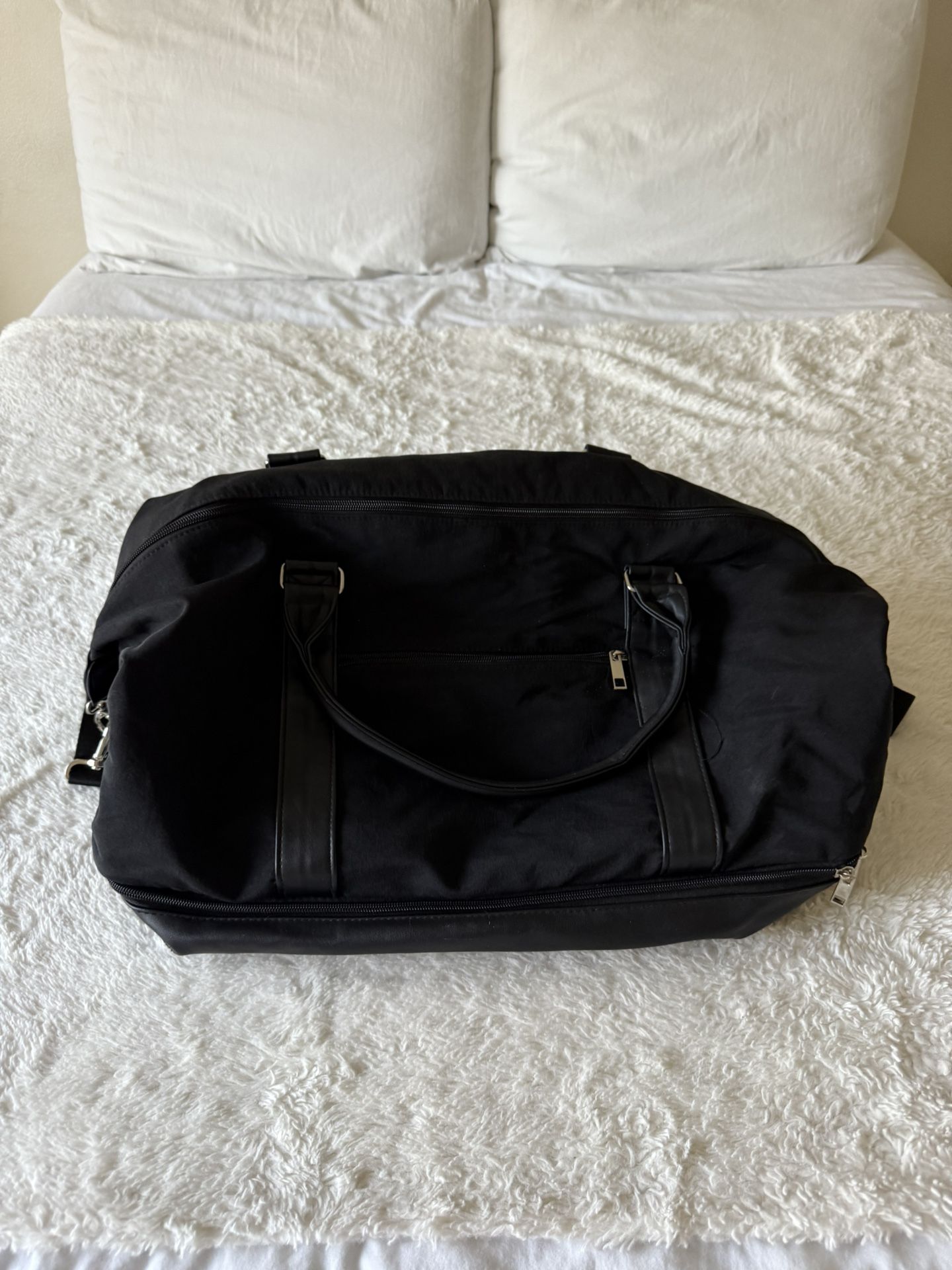 New 21 Inch Large Travel Duffel Bag / Weekender Bag / Gym Bag