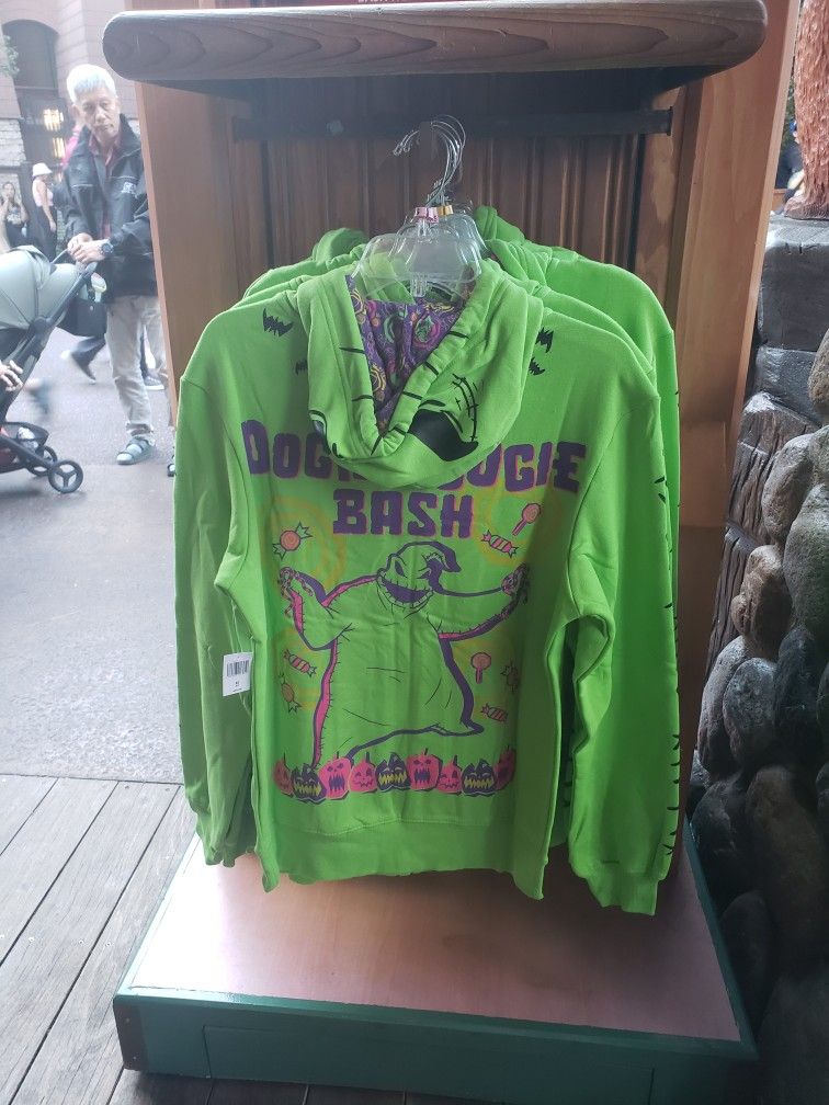 New Oogie Boogie SIZE M hoodie 2025