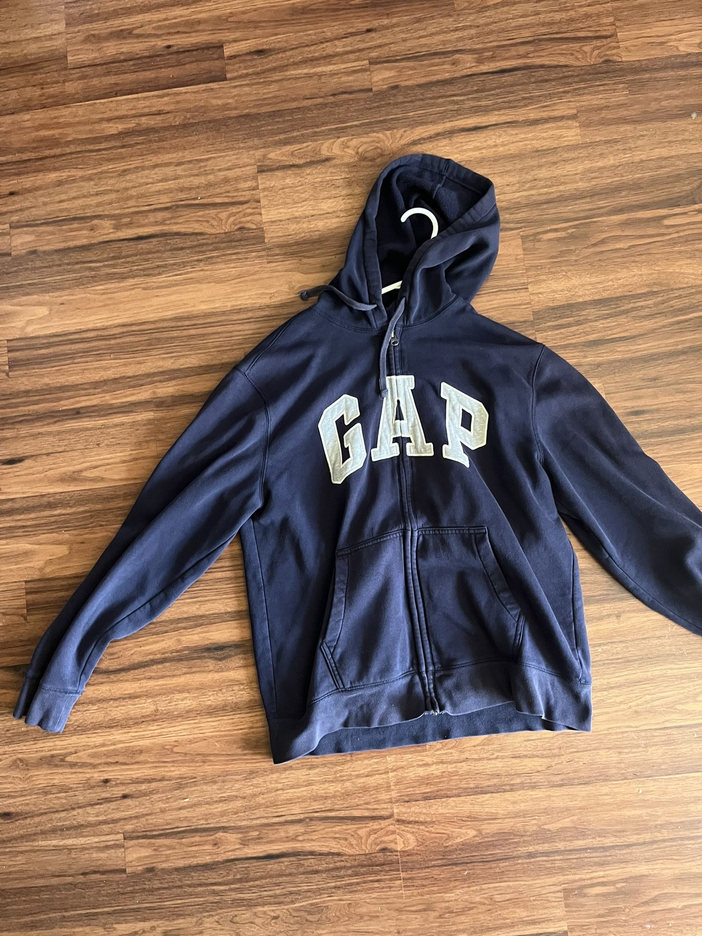 Gap sweater