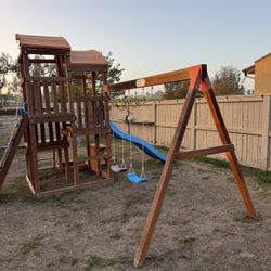Little Tikes Real Wood Adventure Playset Tree House Swing Monkey Bars