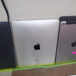 iPad Unlocked With Warranty ☺️ 