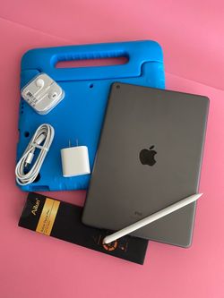 Apple IPad 8th Generation (10.2” Retina/ Latest iOS 26 / 2020 model) 32GB with kids case, Pen & Accessories