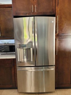 GE Profile Stainless Steel French-Door Refrigerator – Model PFE29PSDASS – Excellent Condition