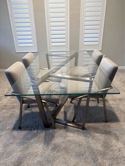 Elegant Dining Table
