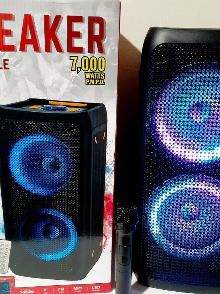 SPEAKER BLUETOOTH USB FM AUXILIAR KAREOKE LOUD WIRELLES RECHARGEBLE MICROPHONE BLUETOOTH $80. BRAND NEW