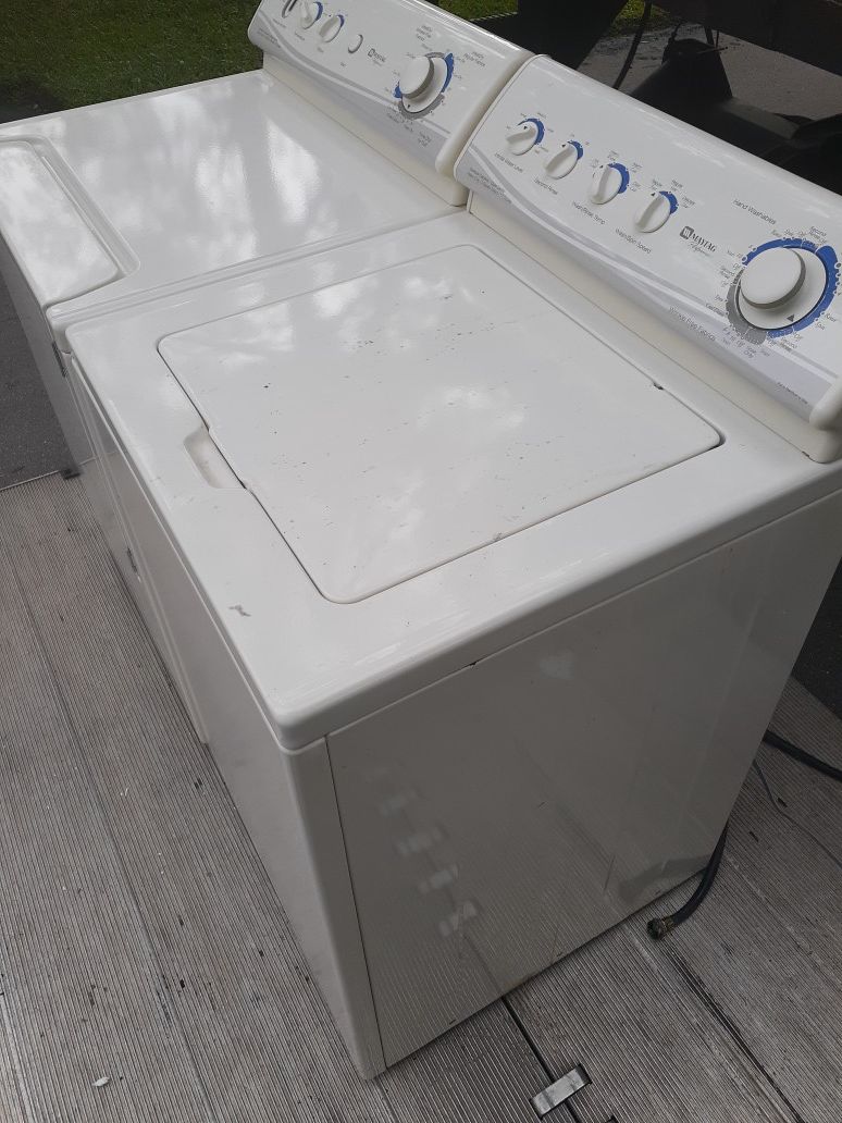 Maytag washer dryer set(GAS DRYER) (BISQUE) for Sale in West Palm Beach