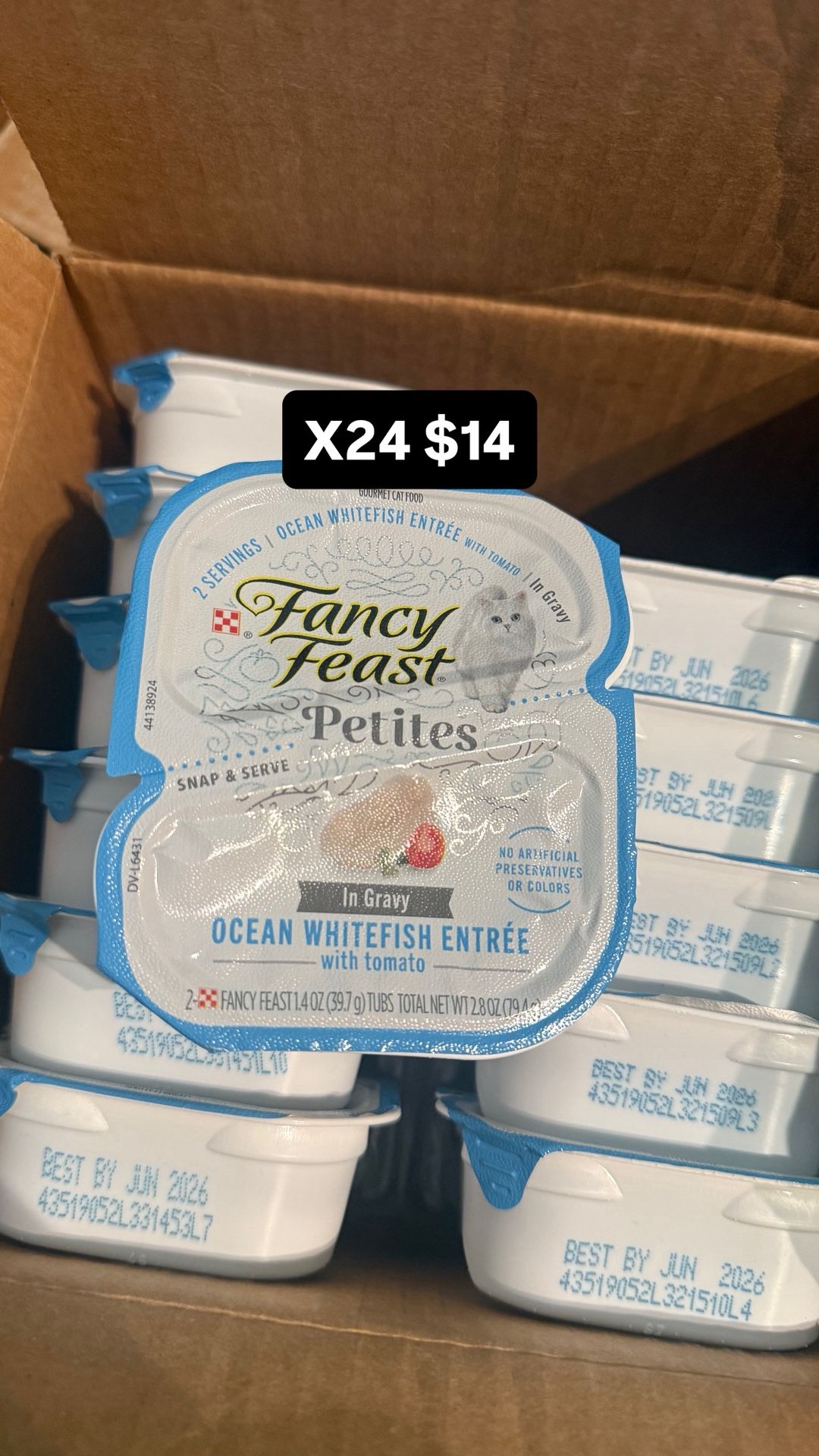 Purina Fancy Feast Petites Ocean Whitefish Entree with Tomato in Gravy Gourmet Wet Cat Food Pate