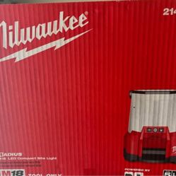 Milwaukee M18 Radius Site Light