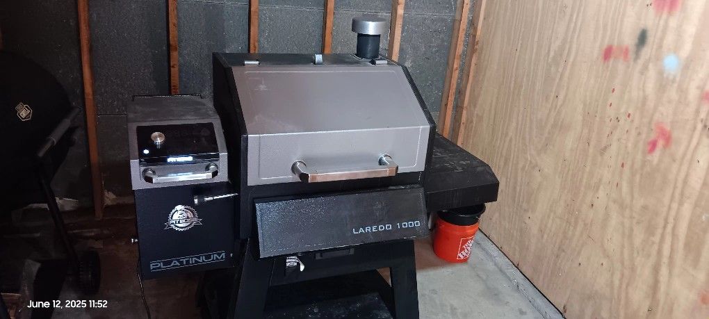 Pittboss Laredo 1000