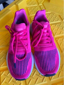 Adidas Swift Run Women’s Size 5.5 Pink Running Shoes