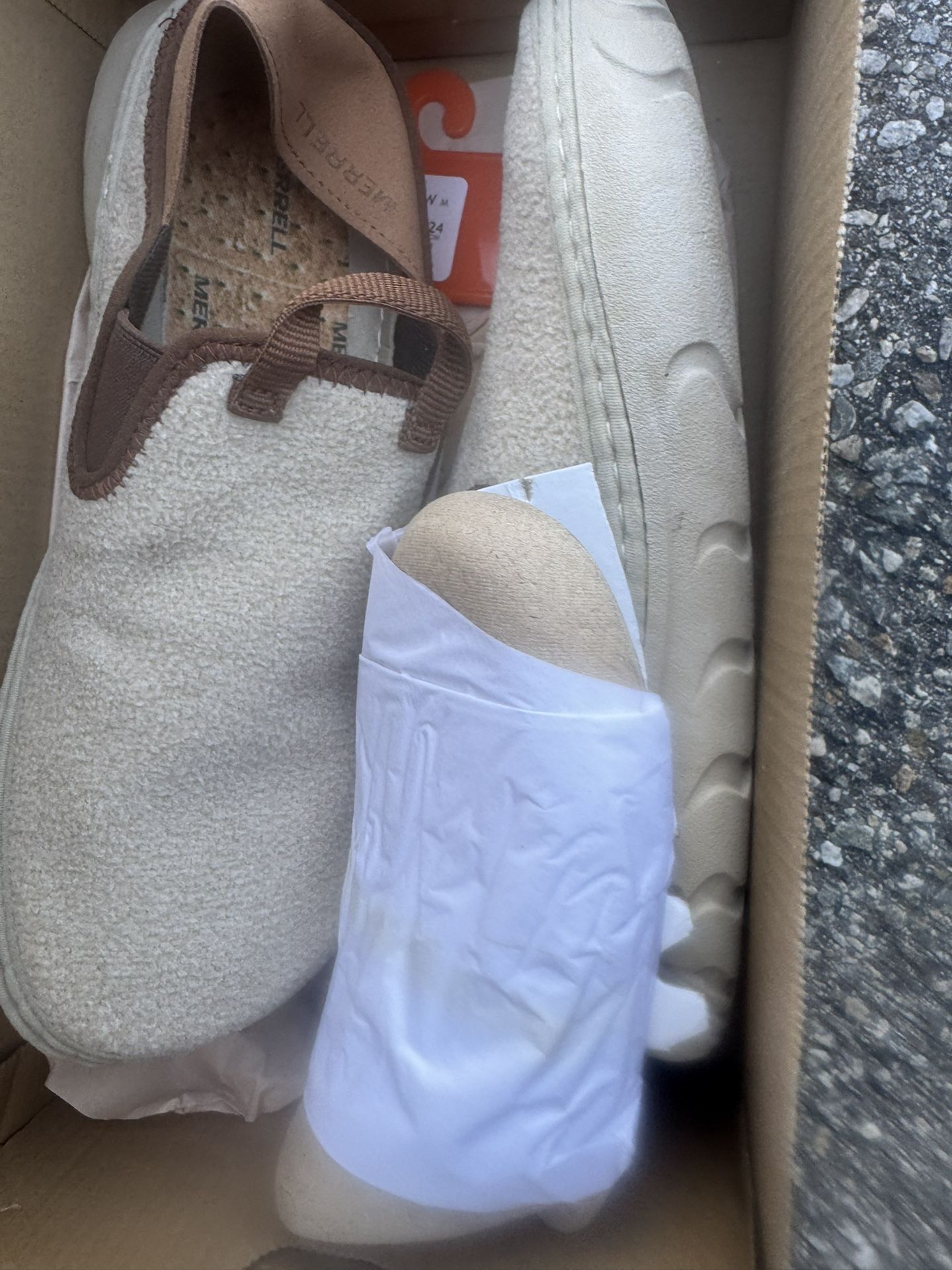 Shoe