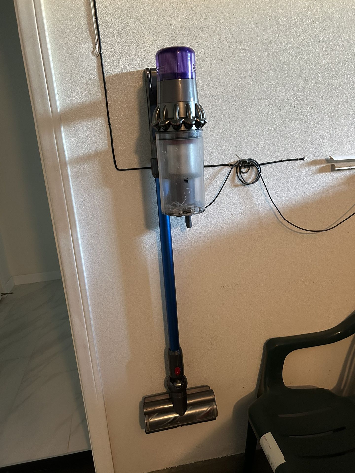 Dyson V11 Cordless Stick Vacuum, Large, Nickel/Blue
