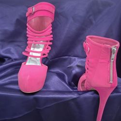 All High Heels $20 A Piece Or Two For $30 Most Size 6 , 7 , And 8