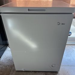 Midea Chest Deep Freezer