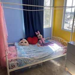 Twin Bed