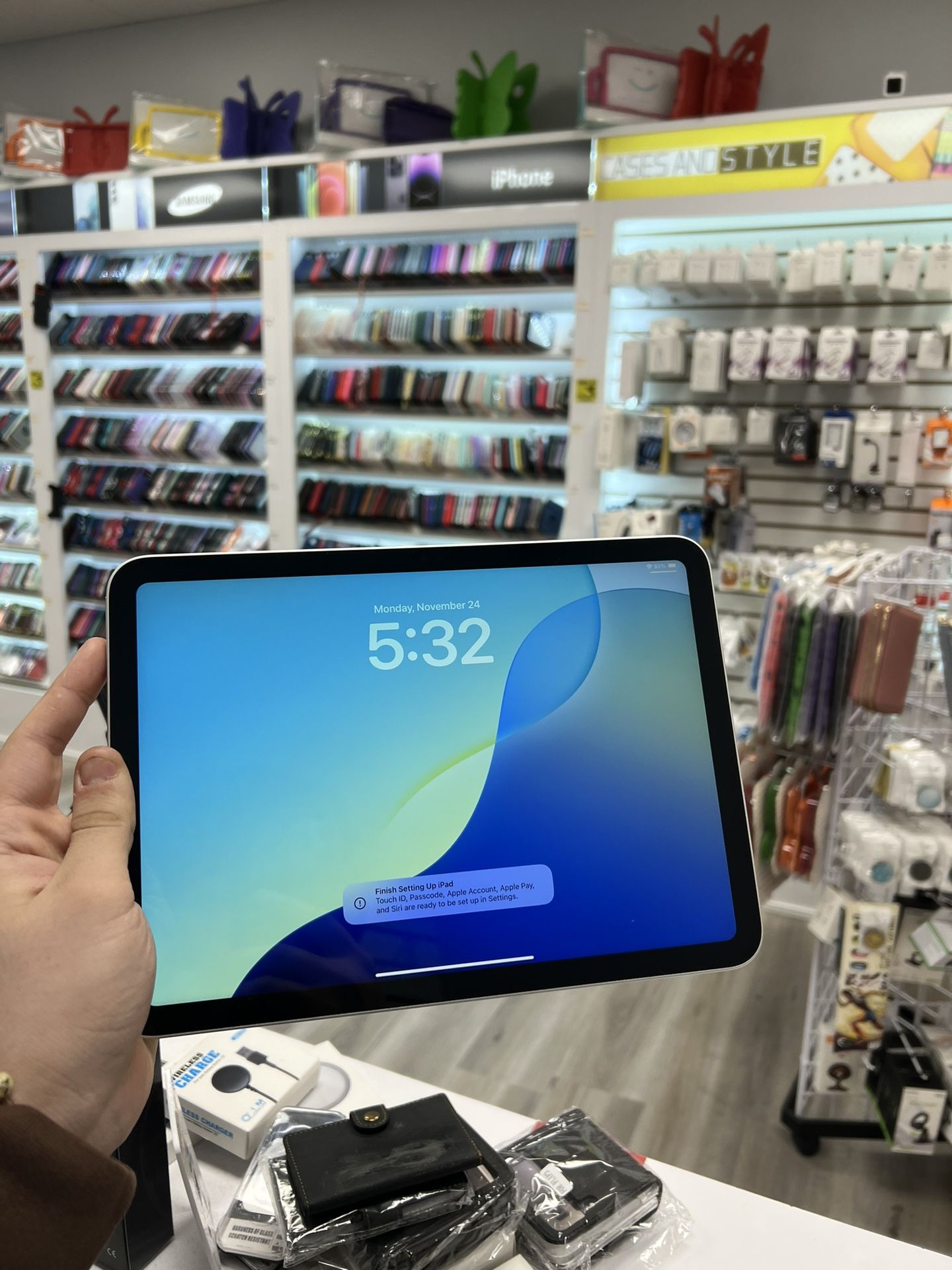 iPad 10th WI-FI 64GB + Free Charger + With Warranty 