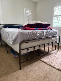 FREE QUEEN SIZE BOX SPRING