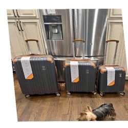 Space Smart Case Set 3 Piece Expandable Solution always away