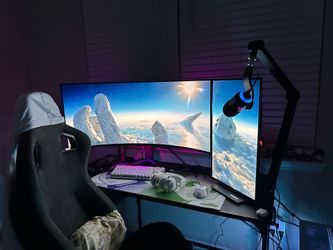 45’ LG UltraGearCurved OLED monitor 240hz refresh rate 0.03ms response timeu