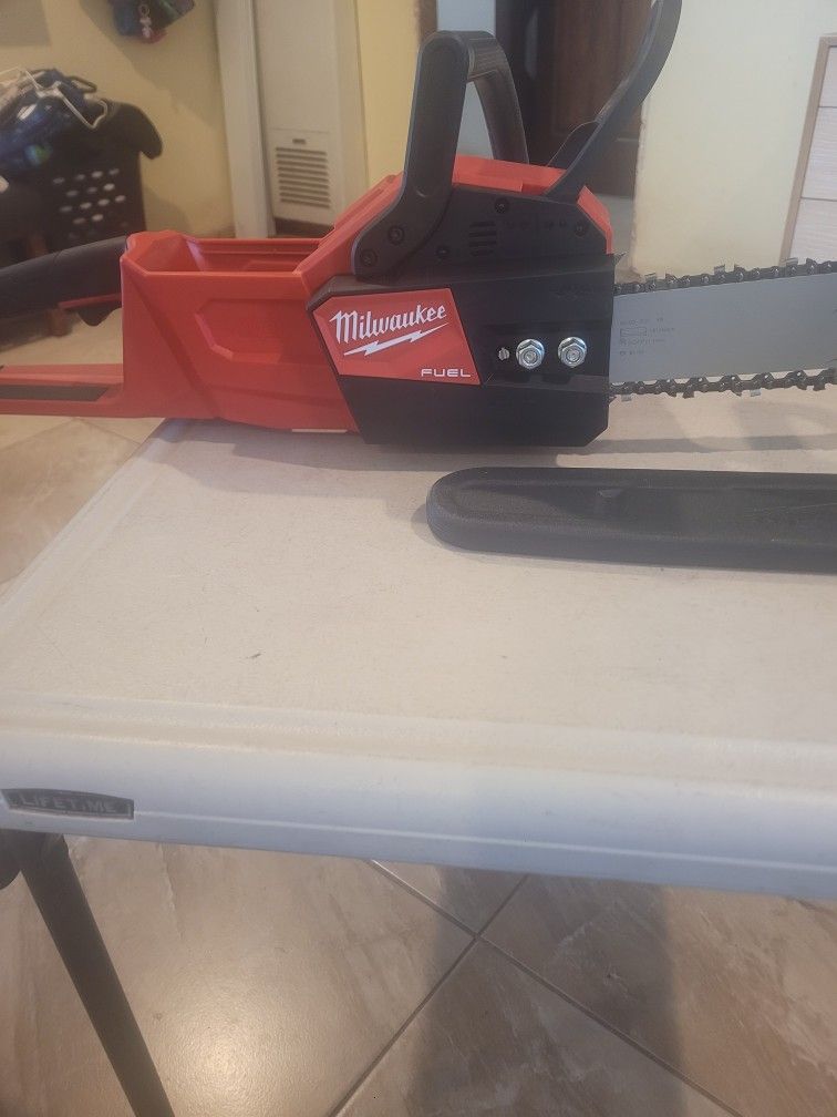 Milwaukee M18 Fuel 16" Chainsaw Tool Only!!!