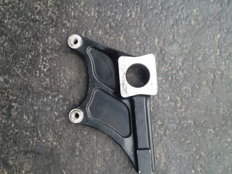 2004 suzuki gsxr 1000 rear brake caliper mount