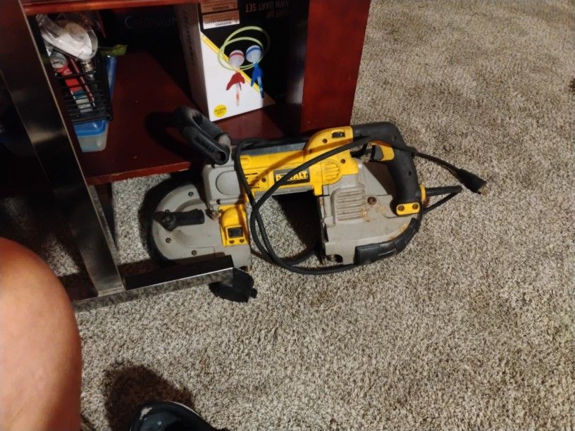 DeWalt Saw