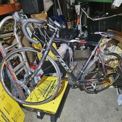 2006 Felt F55

Dura Ace Lots Of Carbon Fiber Aluminum Frame Northland Prices Firm No Trades I Do Not Take Offers Great Condition