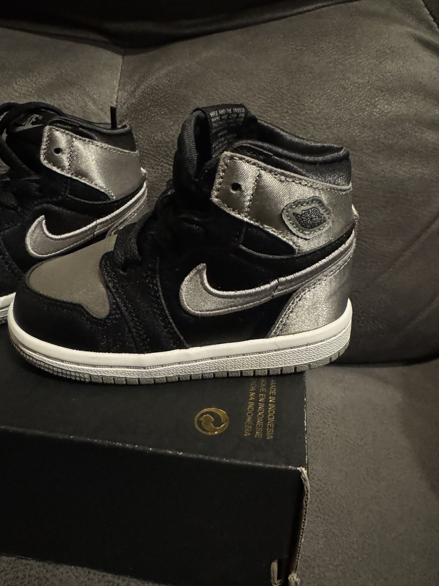 Jordan Retro 1 High Sz 6c  NEW ! 