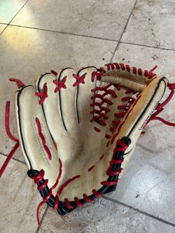 Marucci Left Hand Glove Oxbow Series