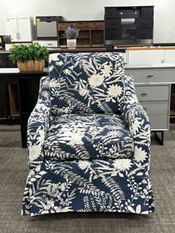 360° Swivel Floral Accent Chair ā Removable Slipcover š Dimensions: ⢠Overall: 28āW Ć 33āD Ć 35āH ⢠Seat Width: 20ā26ā ⢠Seat Depth: 20.5ā ⢠Seat He