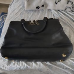 Micheal Kors Purse 
