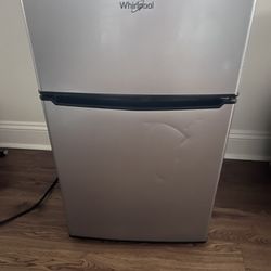 Mini Fridge - Freezer Compartment 