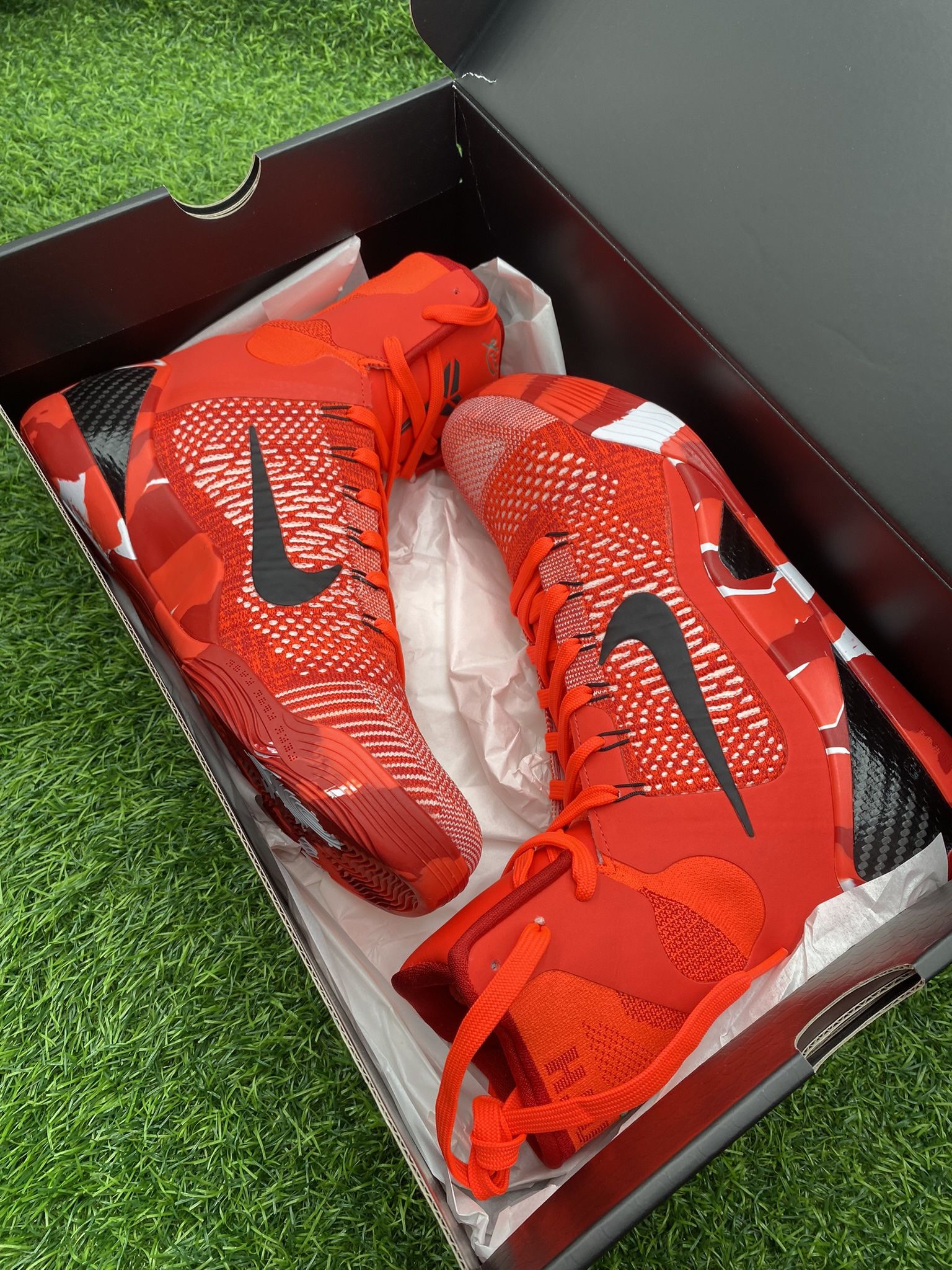 New Nike Kobe 9 “Christmas” Size 10M