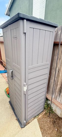 Outdoor storage unit