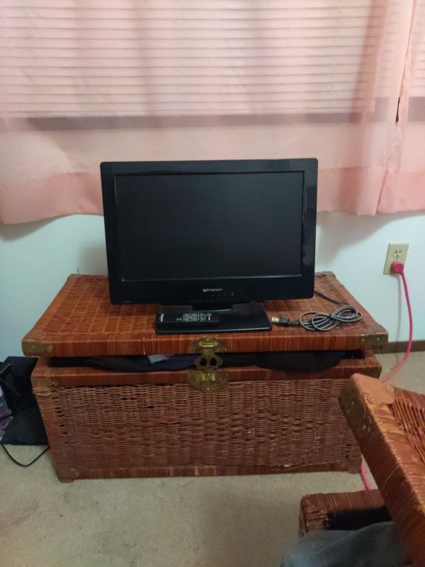TV With DVD Player