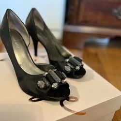 Nine West Black Heels Size 9 With Embellishments Around Toe. Gorgeous! 
