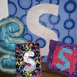 Girls “S” Bedroom Decor