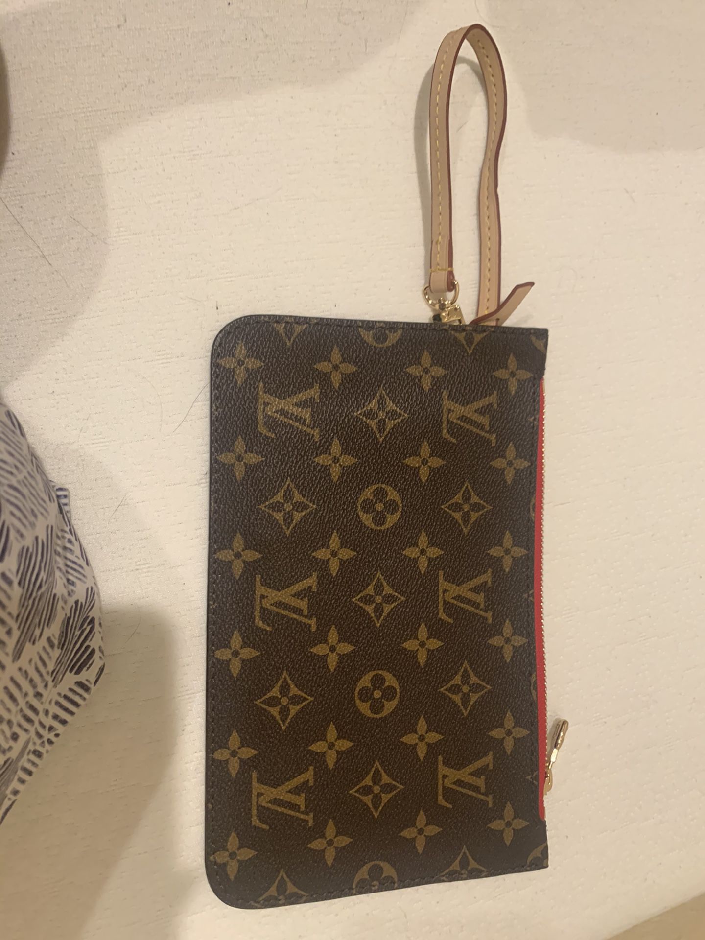 Authentic Louis Vuitton Monogram Neverfull PM Pochette for Sale in Fremont,  CA - OfferUp
