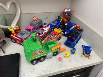 PAW Patrol Vehicle and Figure Lot
